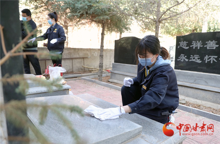 中国甘肃网4月3日讯(本网记者 宋芳科)今年清明节,兰州市殡仪馆,全市