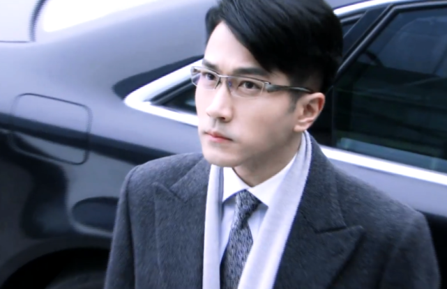 眼镜杀也挑人!这18位男星,有人戴上像撕漫男,有人秒变隔壁大爷