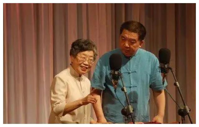 总的来说,孟凡贵所说的那些相声大师,还有郭德纲