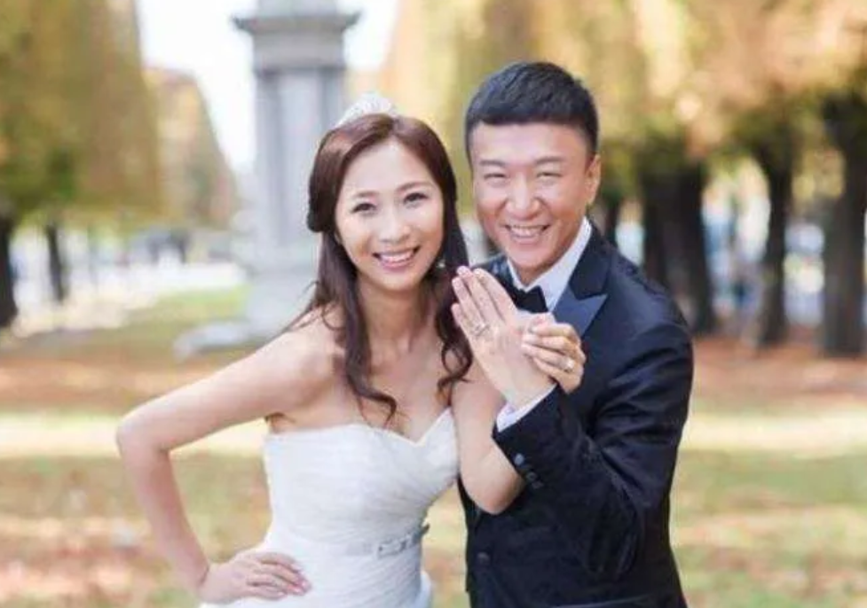 孙红雷对43岁女友说:我们并不合适,还是分手吧,原来