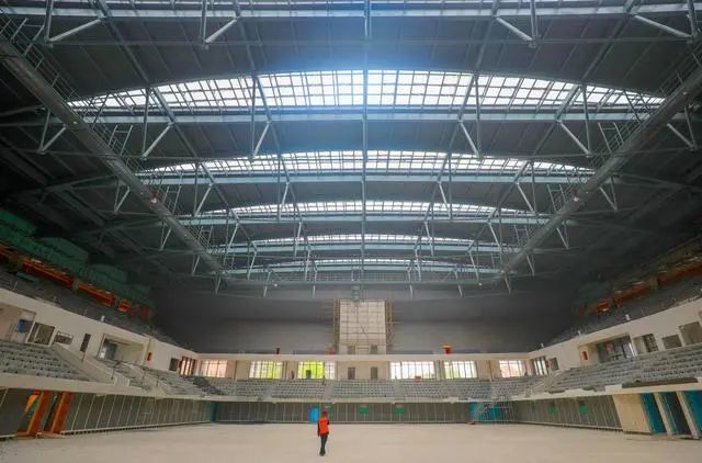 预计6月竣工重庆最大高校体育馆重庆大学虎溪校区体育中心来啦