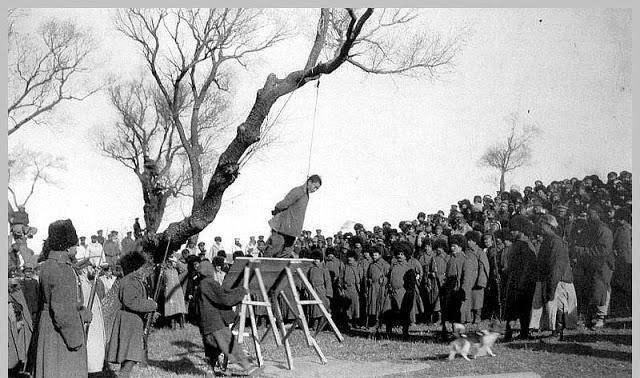 日俄战争照片图三俄军战壕内死亡惨重图十俄国人绞死日本间谍