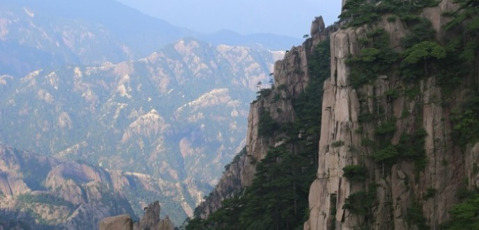 (7)望仙峰,在黄山东北部,石笋矼的西北面,为36大峰之