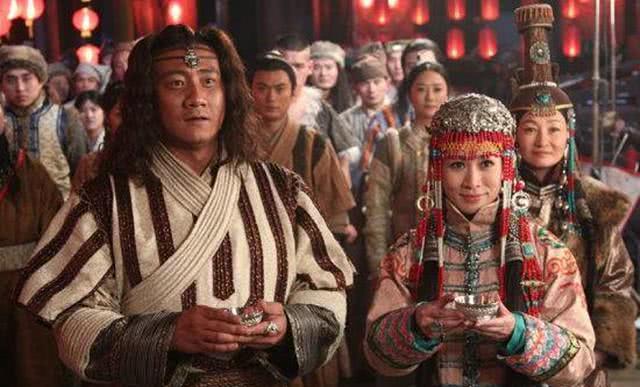 救回自己的妻子,因为他知道单凭自己现在的力量,完全不能对抗蔑儿乞人