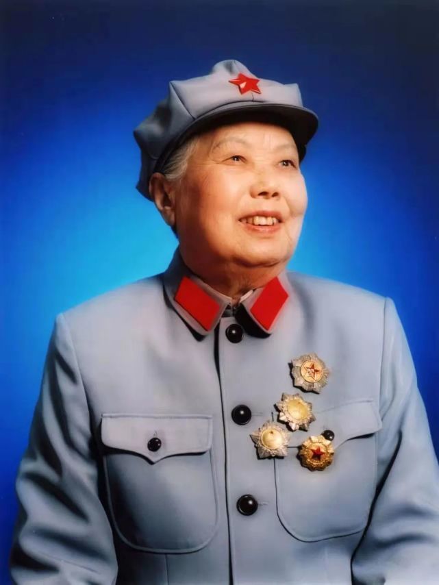 姥姥张文,永远的红军战士你的笑容依旧灿烂——送别我的姥姥,老红军张