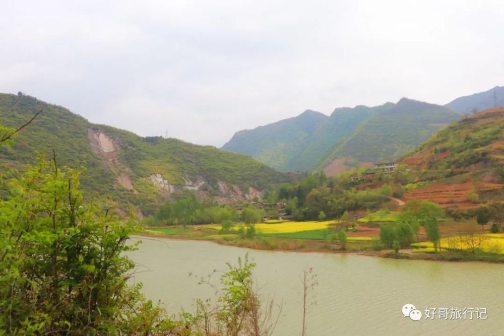 西汉水发源于甘肃齐寿山在略阳注入嘉陵江全长200多公里