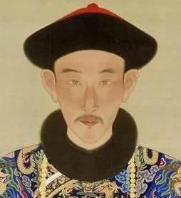建墓安葬 御制碑文当时康熙正在塞外巡幸,在京城值班料理事务的诚亲王