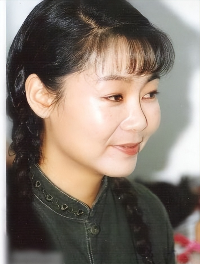 现在的"乡村大妈",年轻时都貌若天仙,这5位女星都经历了什么