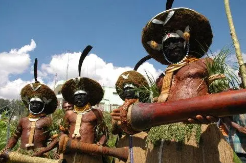新几内亚世界上最后的食人族他们吃的是活人吗看后涨知识