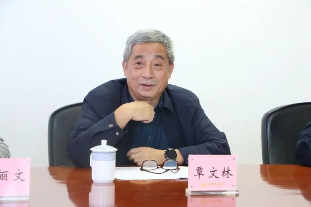 成都市慈善总会会长覃文林,成都市社会福利和慈善事业发展中心主任