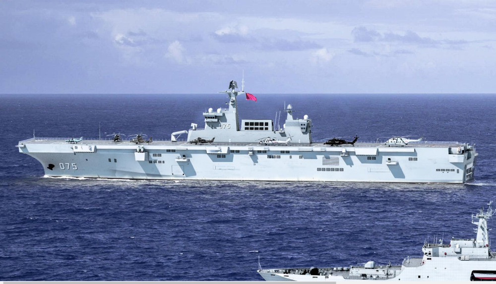 登陆艇,但是人数和重型装备方面还是略显稀少,一艘075最多可以搭载大