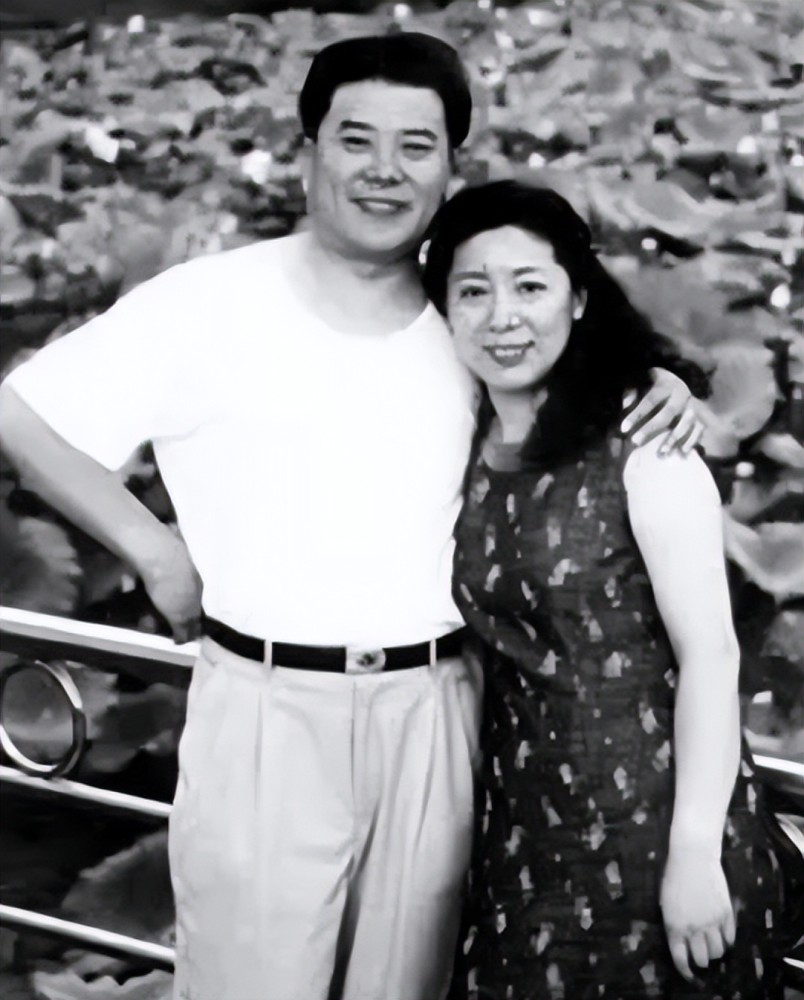 歌唱家关牧村与家暴前夫离婚带儿子嫁高官如今她怎么样了
