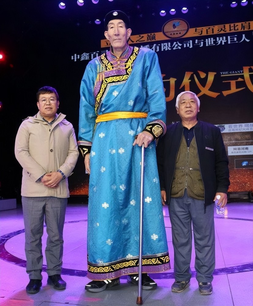 07年巨人鲍喜顺迎娶小28岁的娇妻曾不听医生劝57岁生下一娃