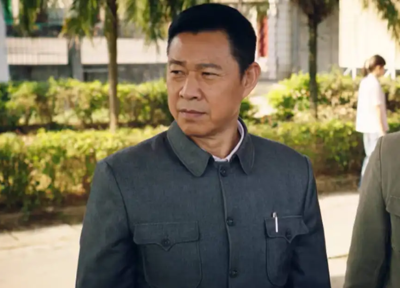央视李幼斌新剧青山不墨开播仅2集全国收视率第二剧情越看越上瘾