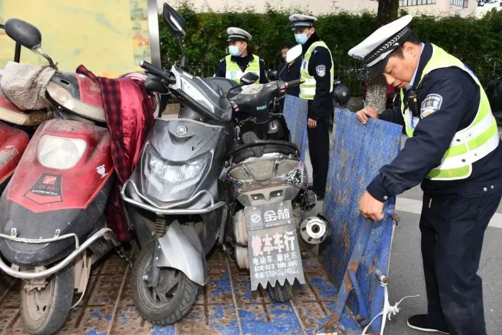 3月20日起,市公安局交警大队部署警力,开展未悬挂号牌电动车专项整治