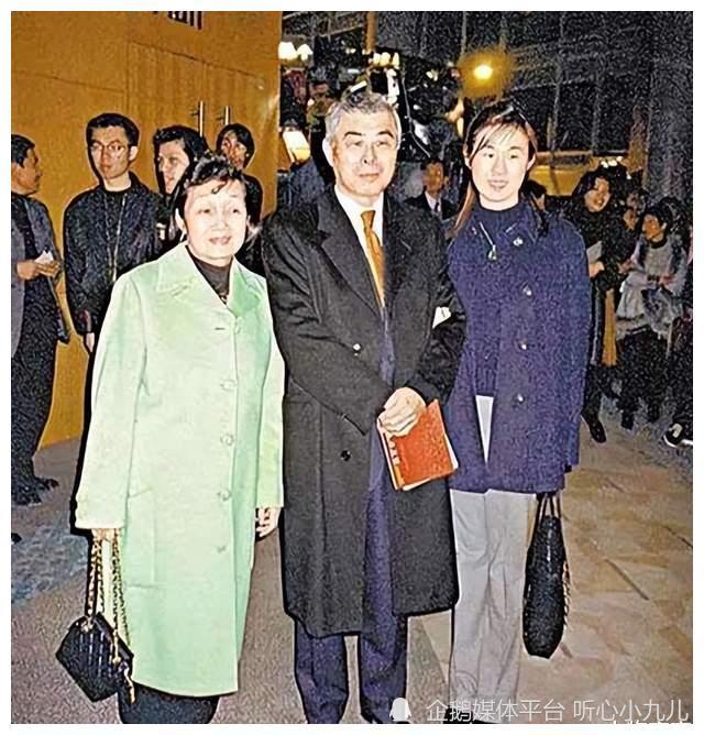 小眯眼肉鼻头搞定两位千亿富豪香港大律师王颖妤上位史不简单