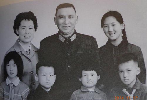 江苏省军区司令员赵俊在酒店遭遇歹徒让其腾房,将军说:口气蛮大