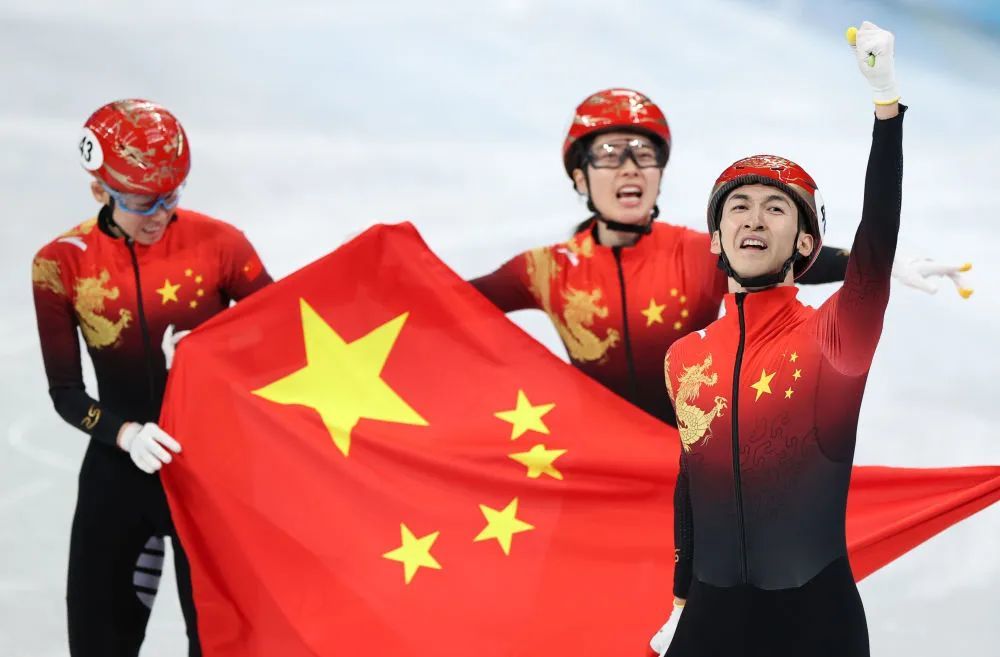新华社记者杨磊摄最终,武大靖和中国短道速滑队在北