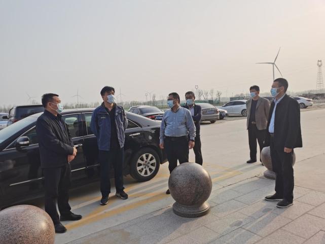 东明县委常委县纪委书记张伟一行到东明集镇督导检查疫情防控工作