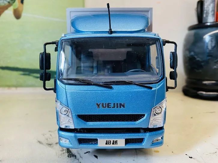 精品轻卡模型之一124上汽跃进超越c300轻卡模型实拍