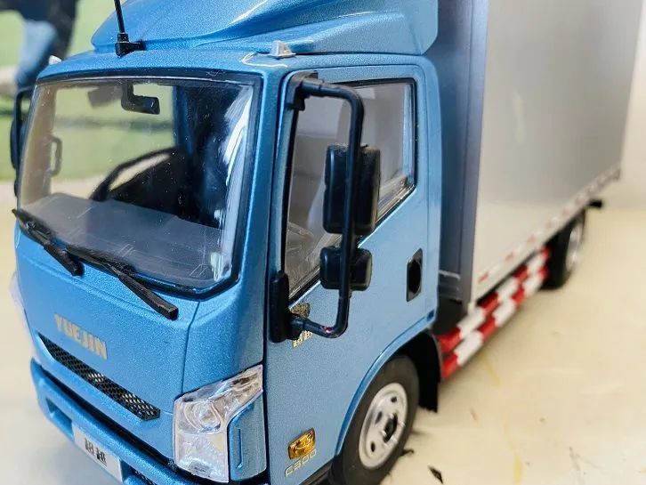 精品轻卡模型之一124上汽跃进超越c300轻卡模型实拍