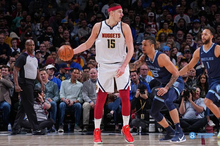 历史第一人 约基奇单赛季至少2000分1000板500助