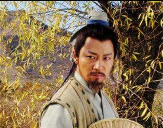 徐茂公陪李世民喝酒酒醒后却发现身上披着龙袍他是怎样应对的
