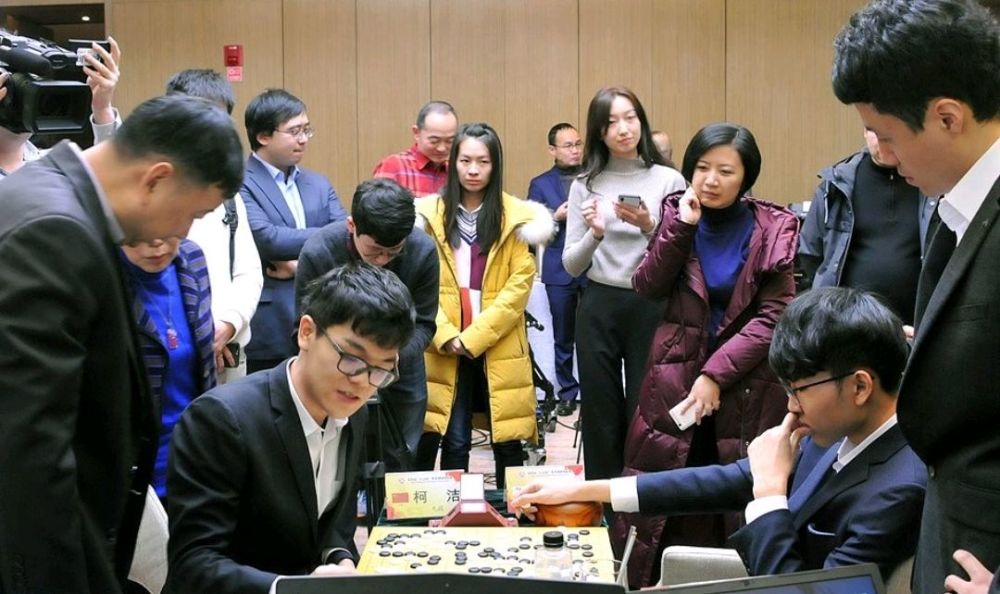 "围棋已死?连笑称面棋也能ai作弊!申柯十番棋或是最好证明_腾讯新闻