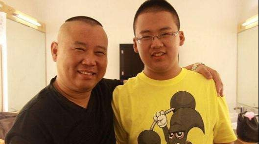 可孟非却主动表示,女儿已经说了怎样都可以,简单一点都没啥.