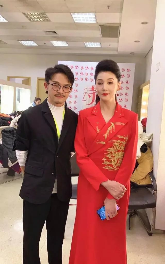 韩再芬把毕生青春都献给黄梅戏舞台的芳华美人