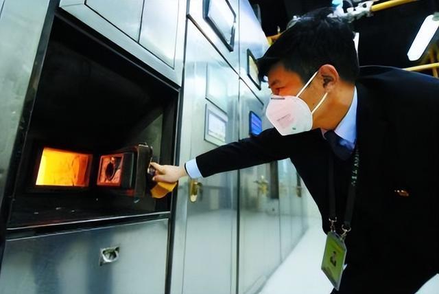 家属为什么不能靠近火化间火葬场里的遗体会发出诡异哭声