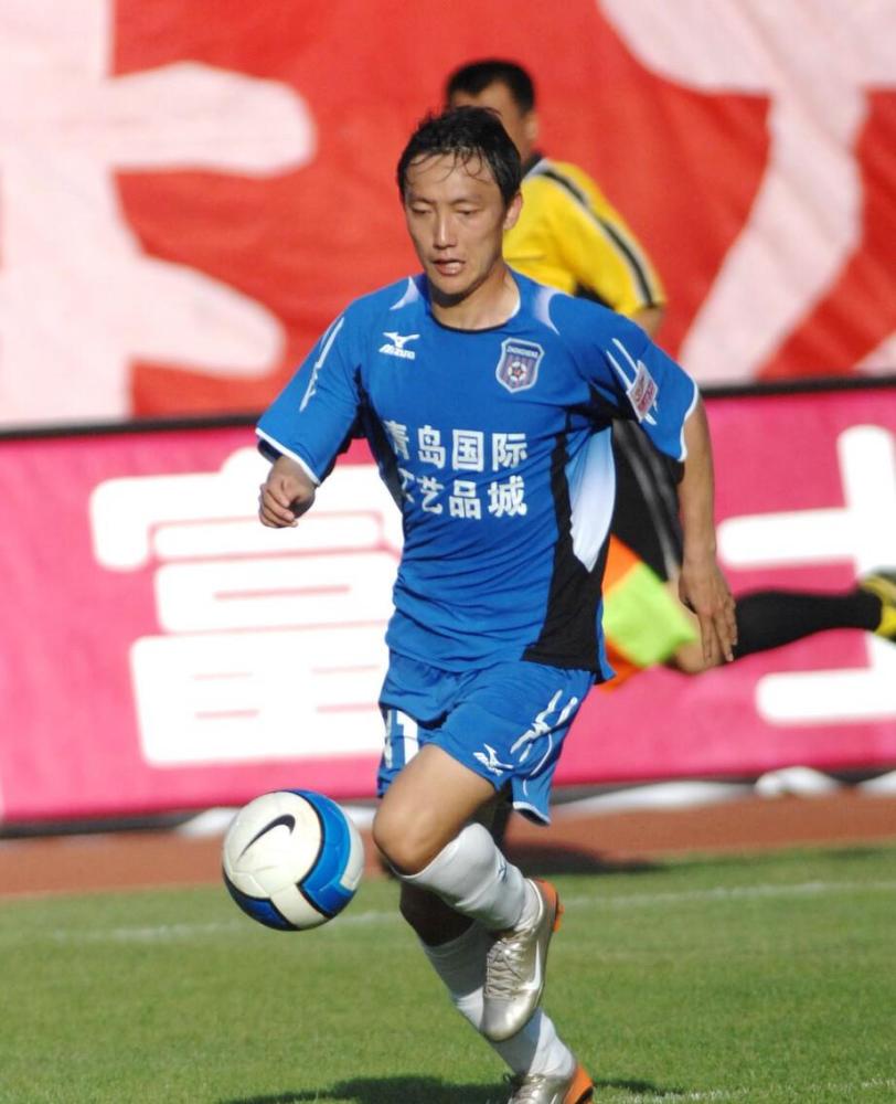 中能接手青岛海牛,和辽宁宏运接手辽宁队一样套路.