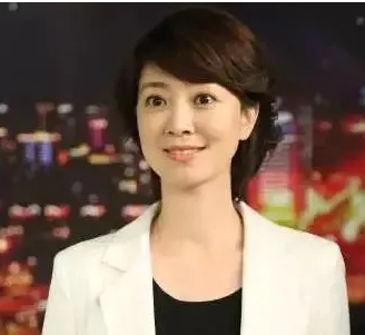 朱霞是辽宁卫视的一个著名知名的女主持人,她主持了许多新闻栏目,比如