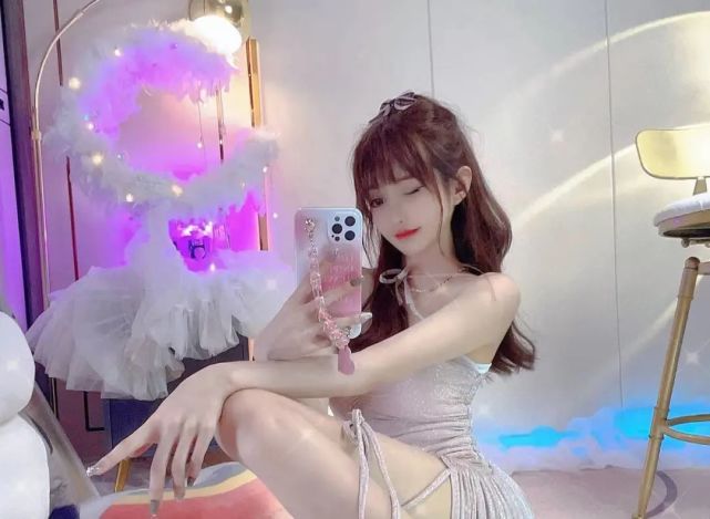 女主播自曝和富二代洽谈,因价格没谈拢,转身离去!
