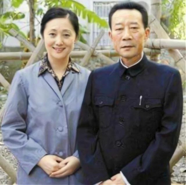 于海丹和李雪健已经结婚多年,两个人既是革命战友又