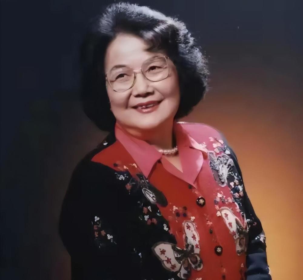 如今叶佩英老师已经离去,也希望大家不要把矛头对准叶老师的女儿,毕竟