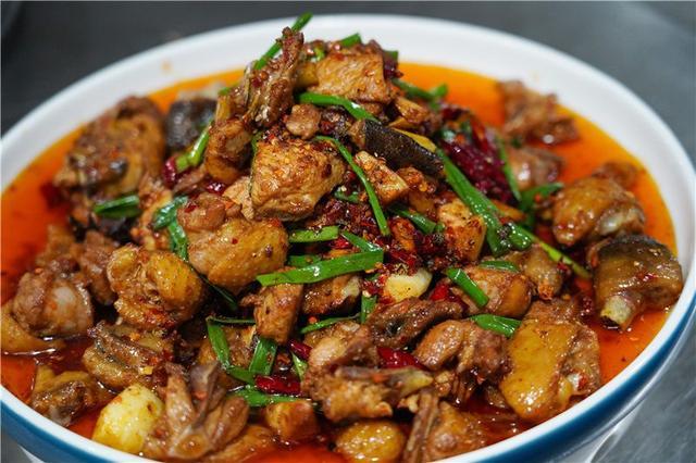 街永平黄焖鸡是不可错过的美味14海吃精心烹调的密祉豆腐宴看古道悠悠