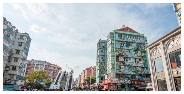 台东路步行街的前身是1900年的台东镇商业街,已有100多年,现在属于