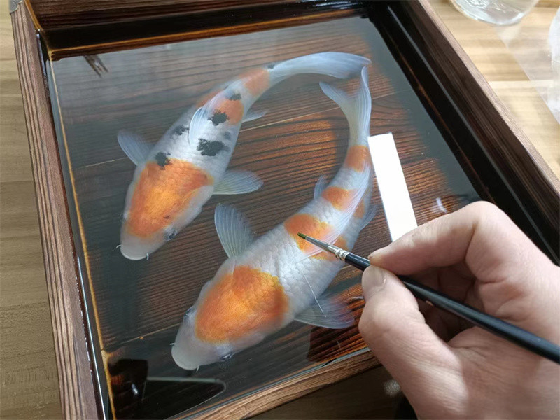 泰州小伙创作超逼真树脂立体画让爱好变成工作