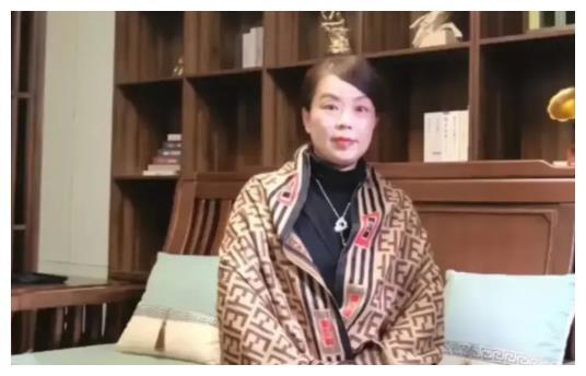 杜新枝的粉丝真能洗白,许舅为犀利大王站台引争议,郭希宽也带货