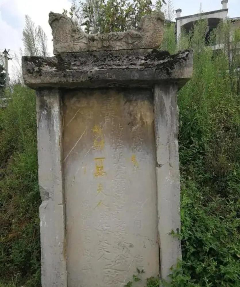 李世杰毕竟是个精明的人,他能够在职场上顺利升迁是离不开乾隆这个