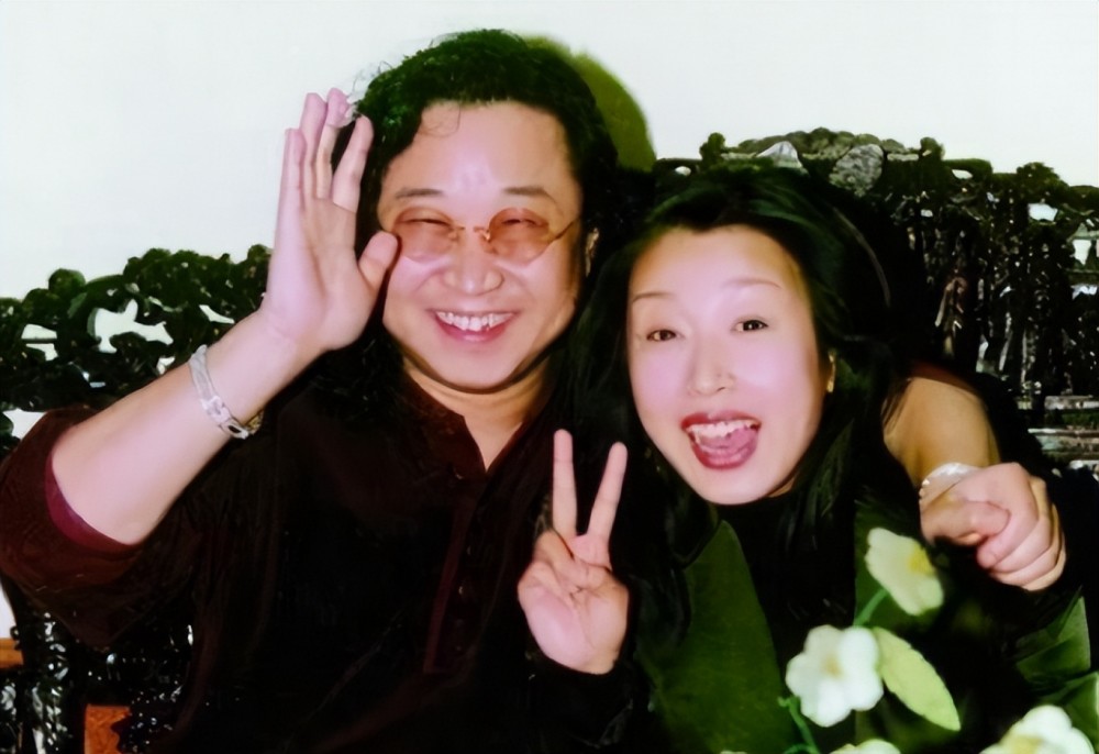 2002年,张俊以因为涉嫌巨额诈骗被拘留,孙悦也就和他分了手.