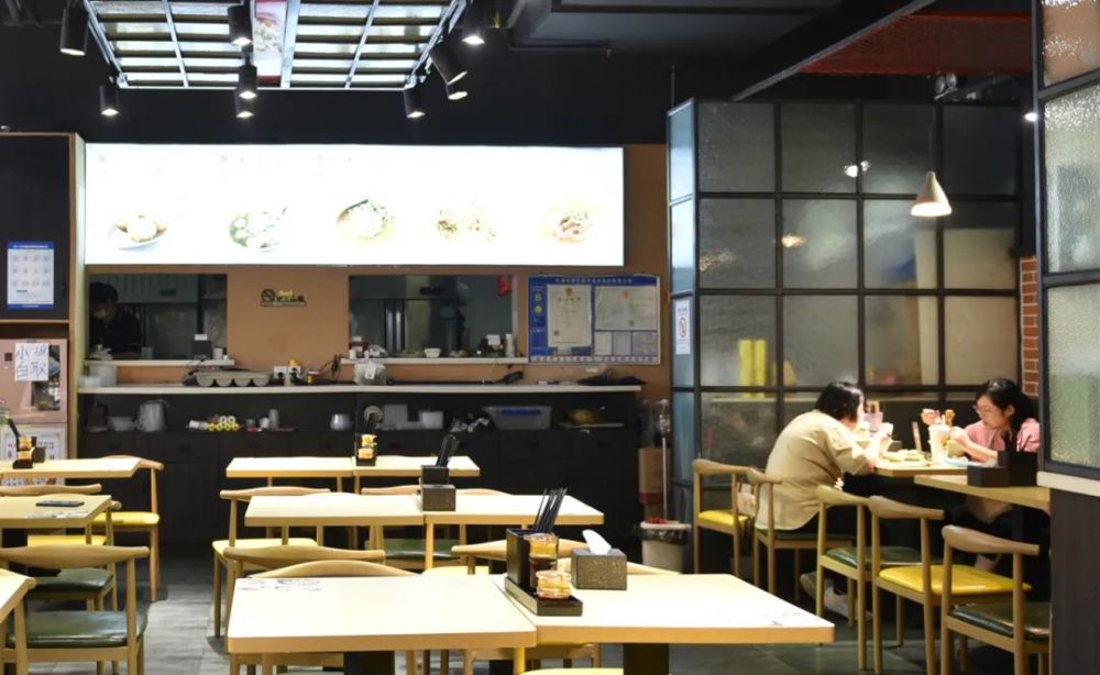 今天起恢复堂食?平湖的饭店,餐馆情况如何?人数要控制在…_腾讯新闻