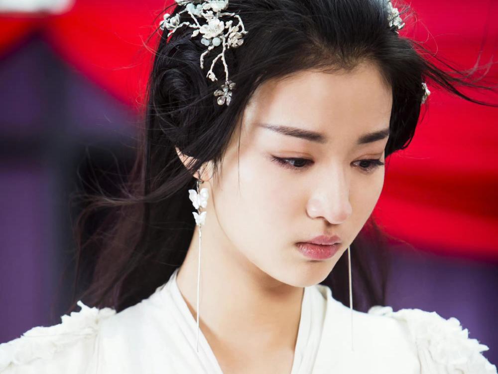 2017年,王楚然和马思纯,盛一伦等合作出演的古装传