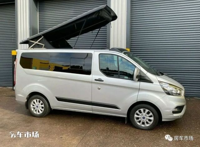 停车方便能下地库,福特途睿欧升顶房车,城市生活郊区旅行