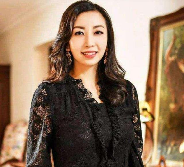 梁周洋林徽因的曾孙女尽显东方韵美获名媛桂冠令西方瞩目