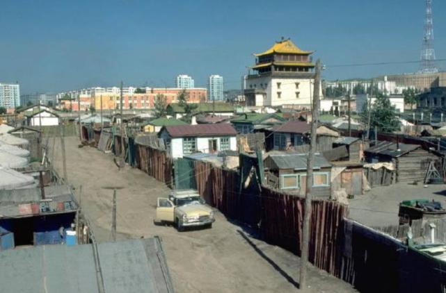罕见的老照片:1990年所拍摄的蒙古国首都乌兰巴托,充满了历史的年代感