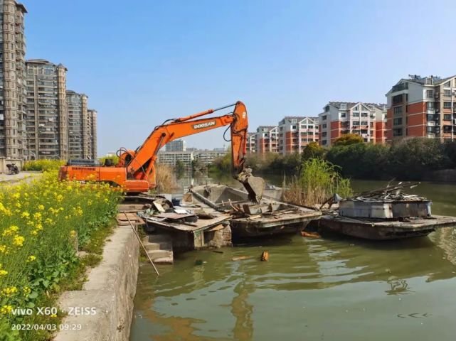 吹响了"住家船"专项整治行动的号角,联合东台镇对内串场河,枫叶桥,八