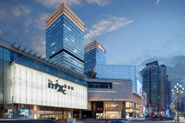 巨作万象城选址在了重庆市江北区,也就是我们所熟知的观音桥商圈,大家