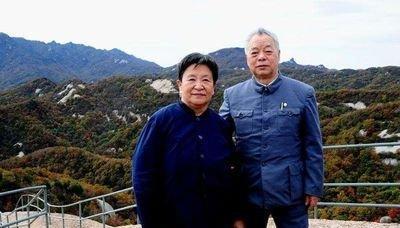 李讷之子王效芝母亲改嫁后和继父同姓今50岁凭自己事业有成